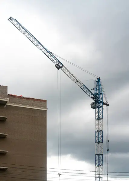 Construcción de un edificio residencial de varios pisos. — Foto de Stock