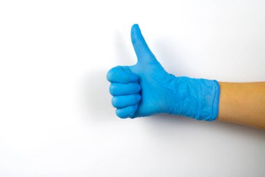 Mavi eldivenli bir elle imzalamak gibi..