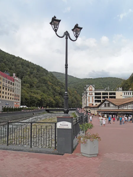 Rosa Khutor Alpine Resort, Romanov Köprüsü ve nehir dolgu, Sochi, Rusya Federasyonu
