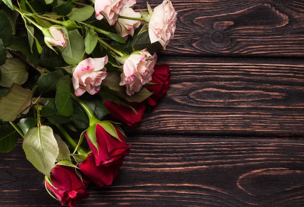 Красивий букет з троянд — стокове фото