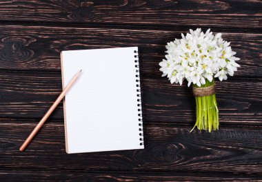 kardelen grup ahşap üzerine