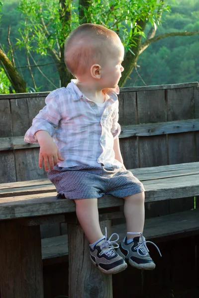 Child playing in nature. — Stock Photo, Image