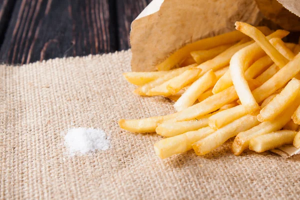 Mucchio di patatine fritte appetitose — Foto Stock