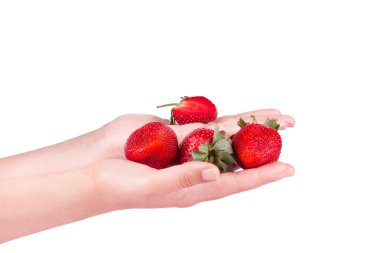 Beyaz arka planda olgun çilek