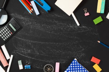 Metin için yer siyah bir zemin üzerine ileti örneği. 