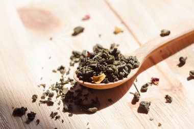 Yaprak yeşil çay katkı maddeleri ile 