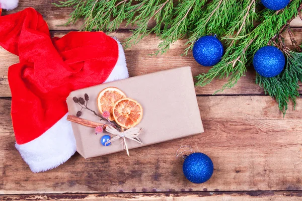 Decoración de Navidad sobre tabla de madera — Foto de Stock