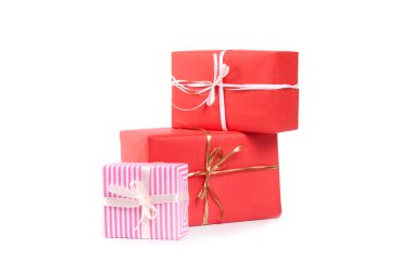 hediye kutuları üzerinde beyaz izole