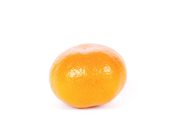 Mandarinas maduras isoladas em um branco — Fotografia de Stock