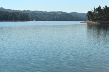 Zezere nehir sahne tomar