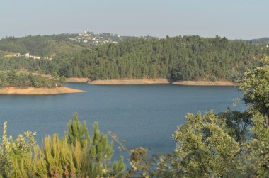 Zezere nehir sahne tomar