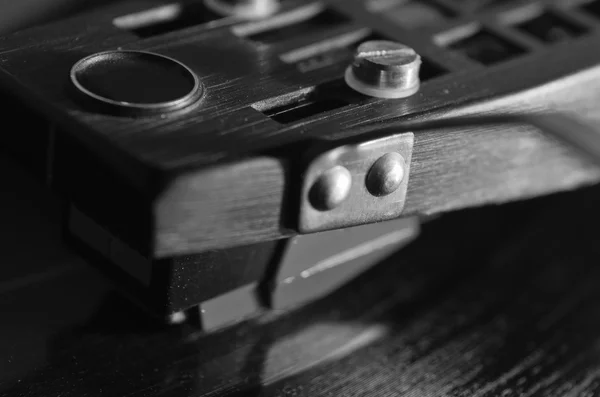 Makroaufnahme eines Plattenspielers, der eine Schallplatte abspielt — Stockfoto