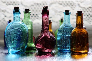 Minyatür Vintage cam şişeler