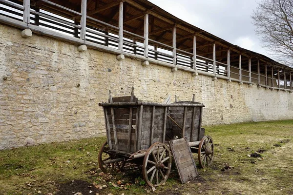 Small Wooden Cart Background Wall Izborsk Fortress — Stock Photo, Image