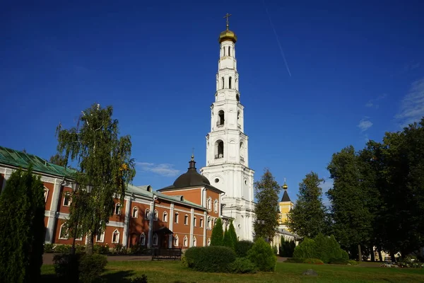 Parte Monasterio Cerca Moscú Rodeado Árboles Septiembre — Foto de Stock
