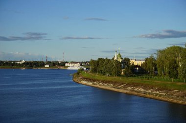 Uglich şehrindeki Volga manzarası çok güzel. - Rusya. Yaz