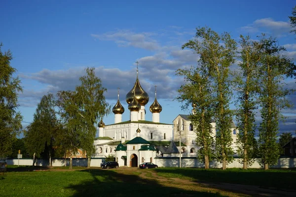 Klasztor Zmartwychwstania Uglich Rosja Lato — Zdjęcie stockowe