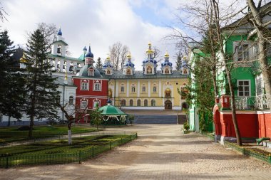 Pskov-Pechersky Manastırı Varsayım Kilisesi