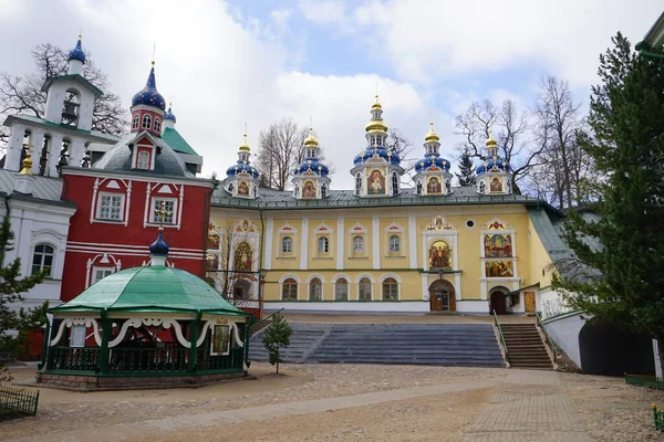 Iglesia Asunción Del Monasterio Pskov Pechersky — Foto de Stock
