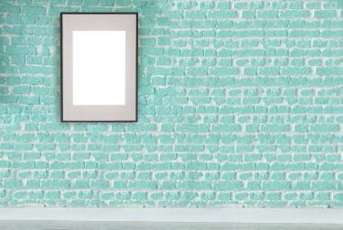 Yeşil dekoratif tuğla duvar, boş çerçeve ve iç tasarım. ahşap zemin