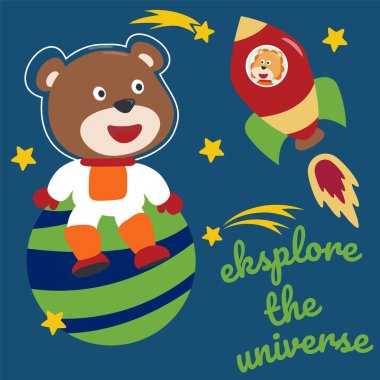 Çizgi film tarzında uzay giysili astronot ya da ayı. Tişört baskısı için kullanılabilir, çocuklar moda tasarımı giyebilir, davetiye kartı takabilir. kumaş, tekstil, çocuk odası duvar kağıdı, poster ve diğer dekorasyonlar.