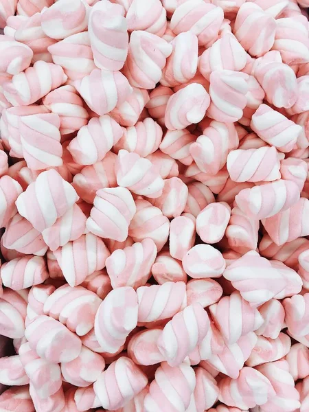 Yukarıdan pembe şekerlemeler