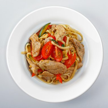 Makarna On beyaz yuvarlak tabak