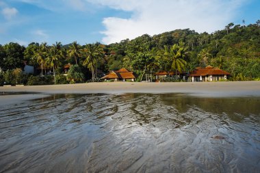 bir tropik ada Beach bungalov