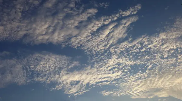 White Clouds Blue Sky Evening Streak White Clouds Beautiful Sparkle — Stock Photo, Image