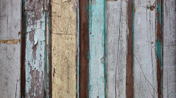 カラフルな古い木製の壁 背景やヴィンテージの壁紙のための木製の壁の表面をクラック 選択的焦点 — ストック写真