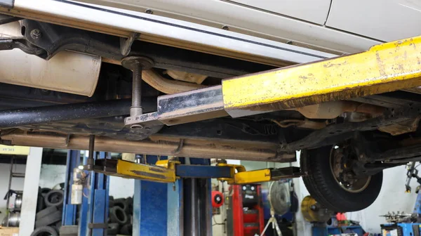 Lifting Pad Car Lift Garage Car Lift Service Car Repair — Stock Photo, Image