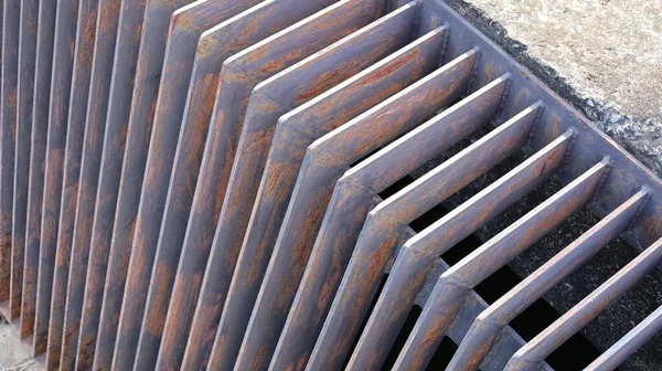 Old Metal Grid Trap Garbage Steel Grating Trapping Garbage Drain — Stock Photo, Image