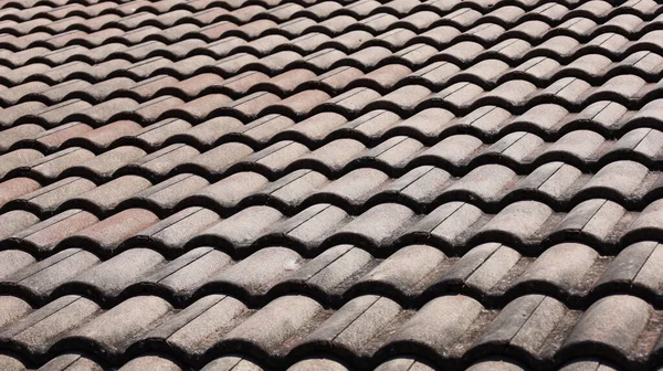 Close Old Tiled Roof Sunny Day Selective Focus — Stock Photo, Image