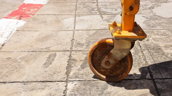 Roulettes Jaunes Roues Chariot Rouleau Plastique Polyuréthane Résistant Sur Sol — Photo