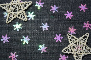 Tatil Partisi Dekorasyonu ya da kartpostal konsepti üst görünümü ve kopyalama alanı. Yeni Yıl 2021