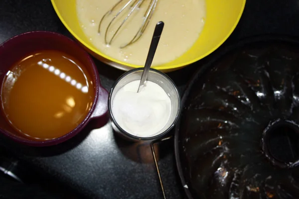 스펀지 케이크굽기 준비의 레시페 시퀀스 — 스톡 사진