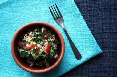 Geleneksel Arap Tabouleh salatası..