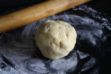 Hamur, simit yapmak için hazır..