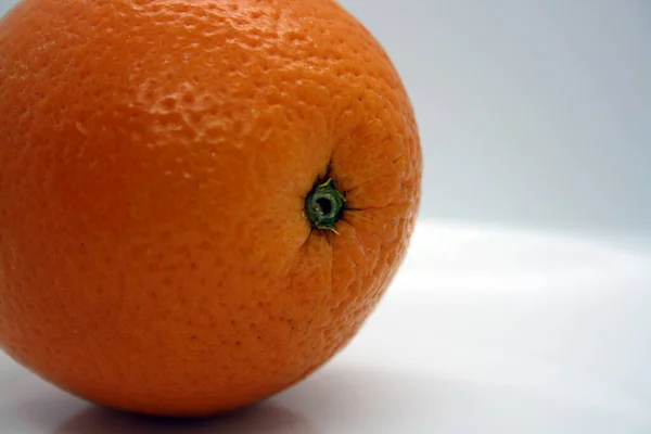Fruit Orange Mûr Isolé Sur Fond Blanc Espace Pour Texte — Photo