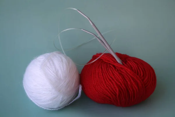 Passe Temps Des Femmes Crochet Tricot Fils Blancs Rouges Crocheter — Photo