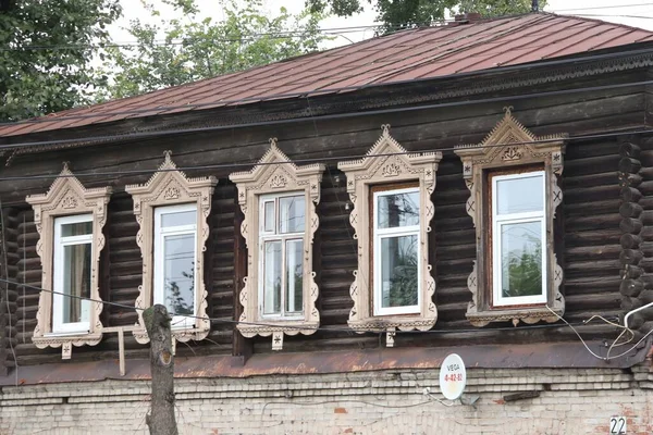 Fensterrahmen Einem Wohnhaus Aus Dem Jahrhundert Sarapul — Stockfoto