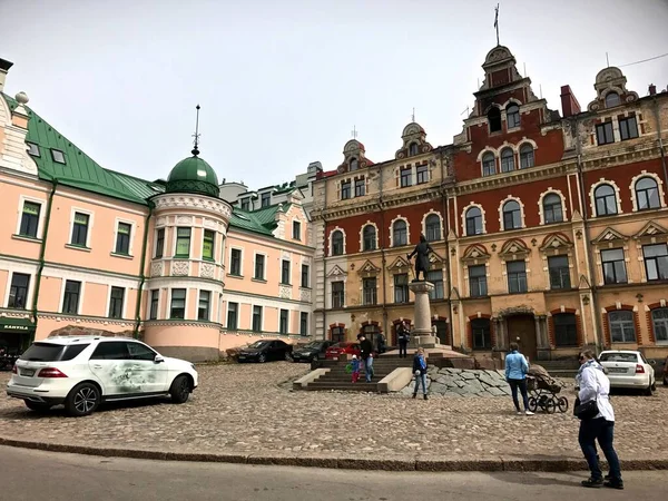 ヴィボルグ市内の市庁舎広場 レニングラード地方 — ストック写真
