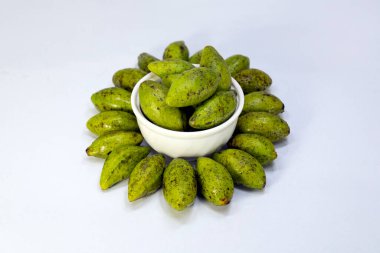 Terminalia chebula veya Black Myrobalan veya Indian hog erik stüdyosu çekimi. Haritaki olarak da bilinir. Ayurveda 'da kullanılan tıbbi bir meyve..