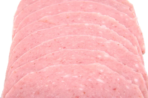 Gros plan de tranches de saucisse de jambon cuite et bouillie . — Photo