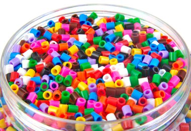 Renkli plastik küçük silindir oyuncaklar