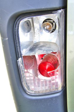 Çarpışma sonra hasarlı Far closeup