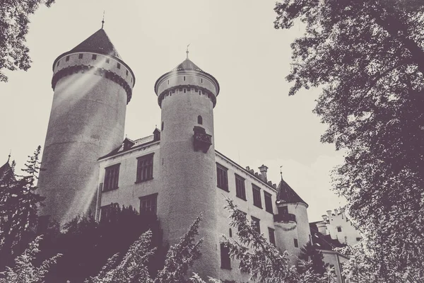 Vista Del Castillo Desde Jardín — Foto de Stock