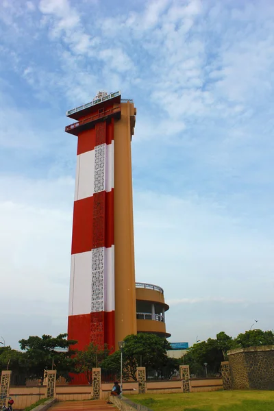 The Madras Light House is a lighthouse facing the Bay of Bengal — Stock Photo, Image