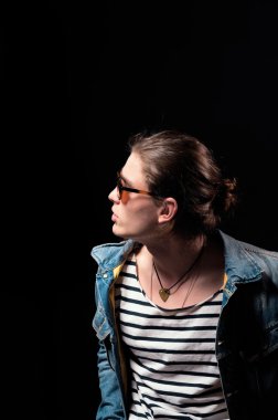 yakışıklı delikanlı