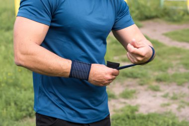 Güçlü genç atlet